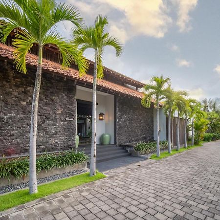 Villa De Suma - Fully Staffed Luxury Villa, Walk To The Beach! 塞米亚克 外观 照片