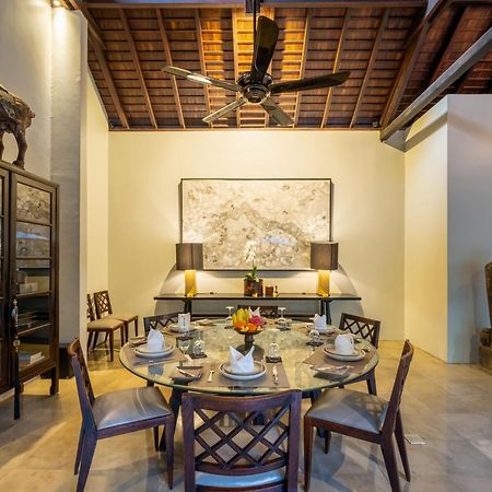 Villa De Suma - Fully Staffed Luxury Villa, Walk To The Beach! 塞米亚克 外观 照片