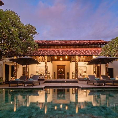 Villa De Suma - Fully Staffed Luxury Villa, Walk To The Beach! 塞米亚克 外观 照片