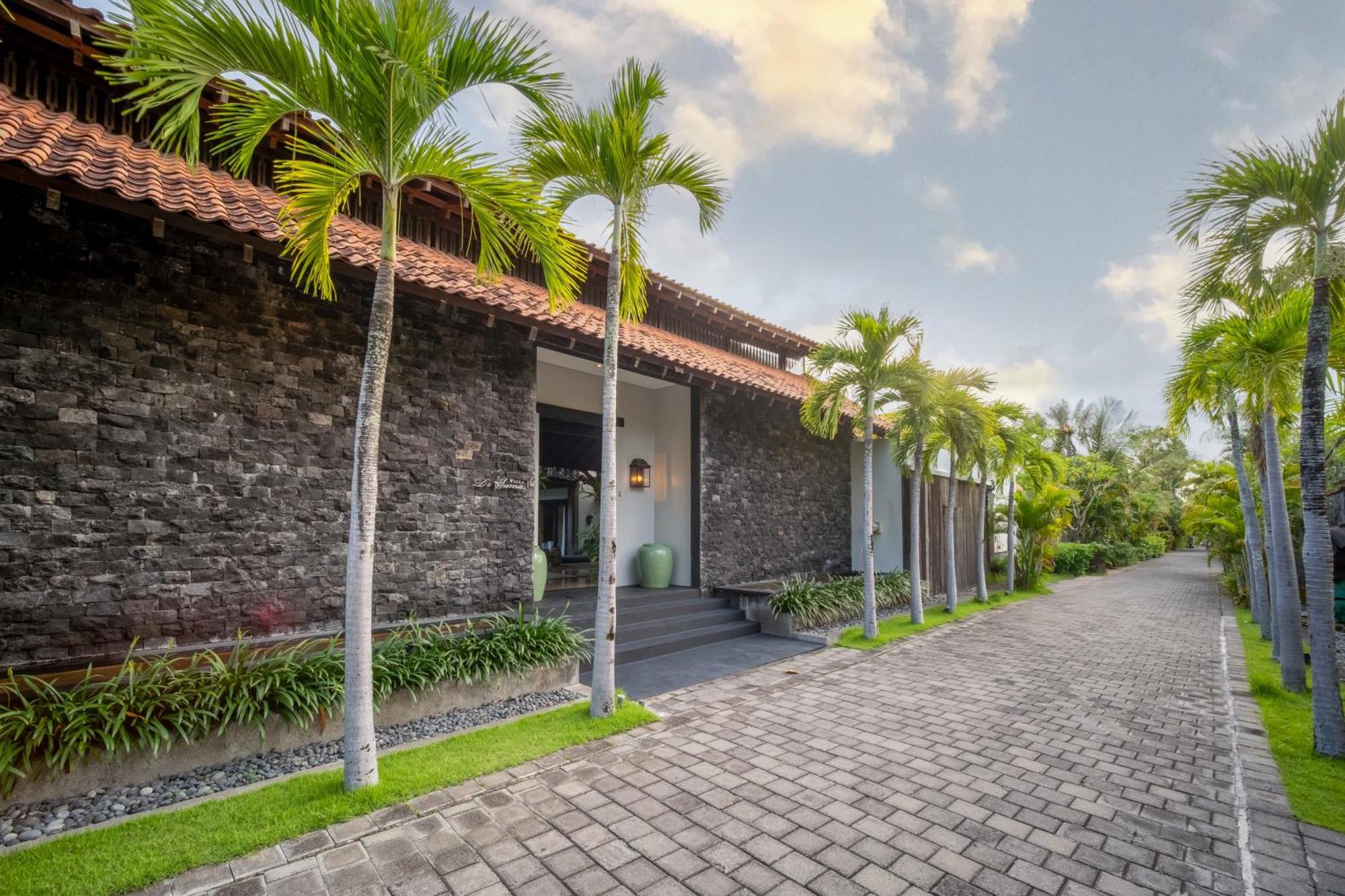 Villa De Suma - Fully Staffed Luxury Villa, Walk To The Beach! 塞米亚克 外观 照片