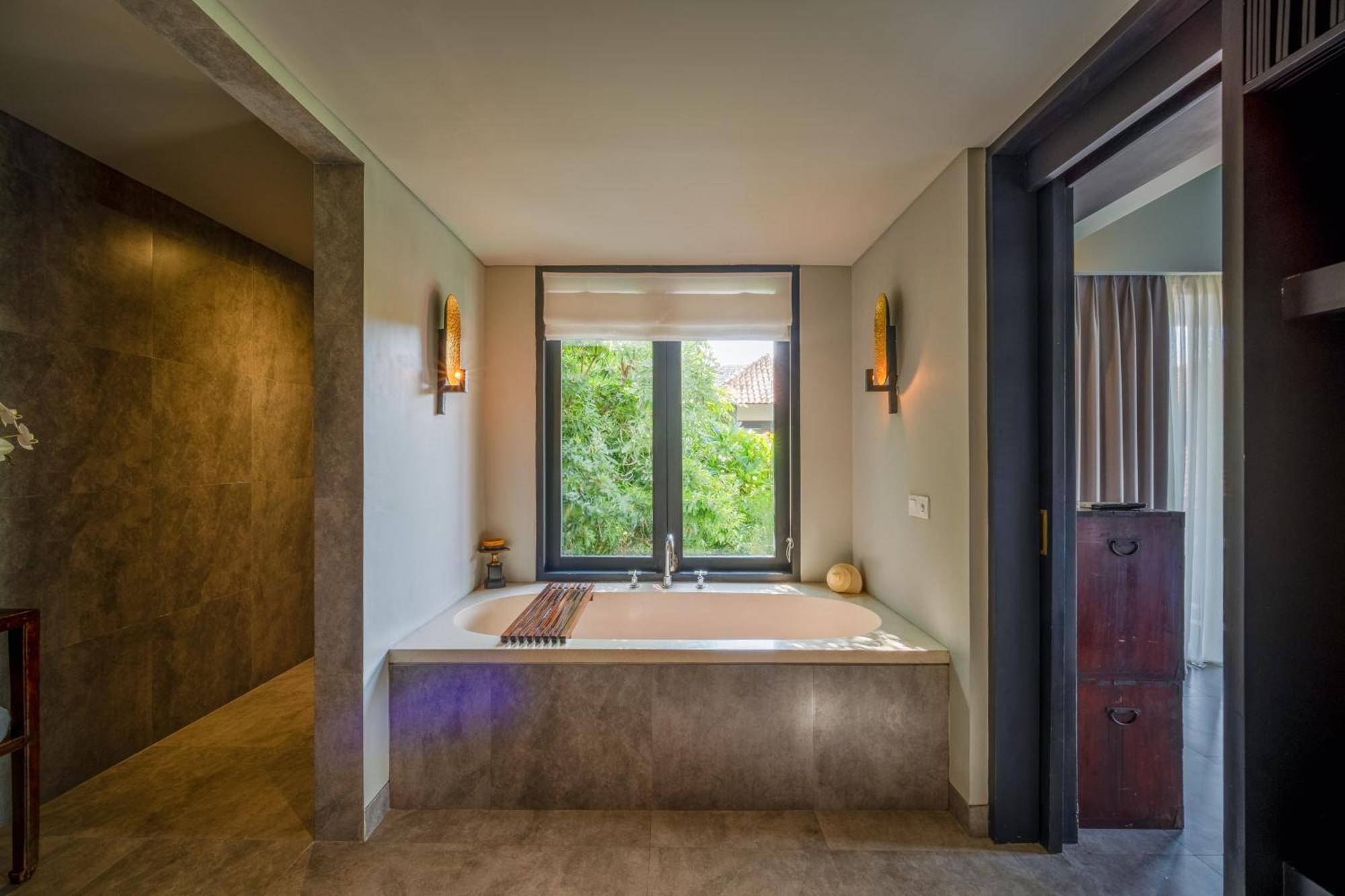 Villa De Suma - Fully Staffed Luxury Villa, Walk To The Beach! 塞米亚克 外观 照片