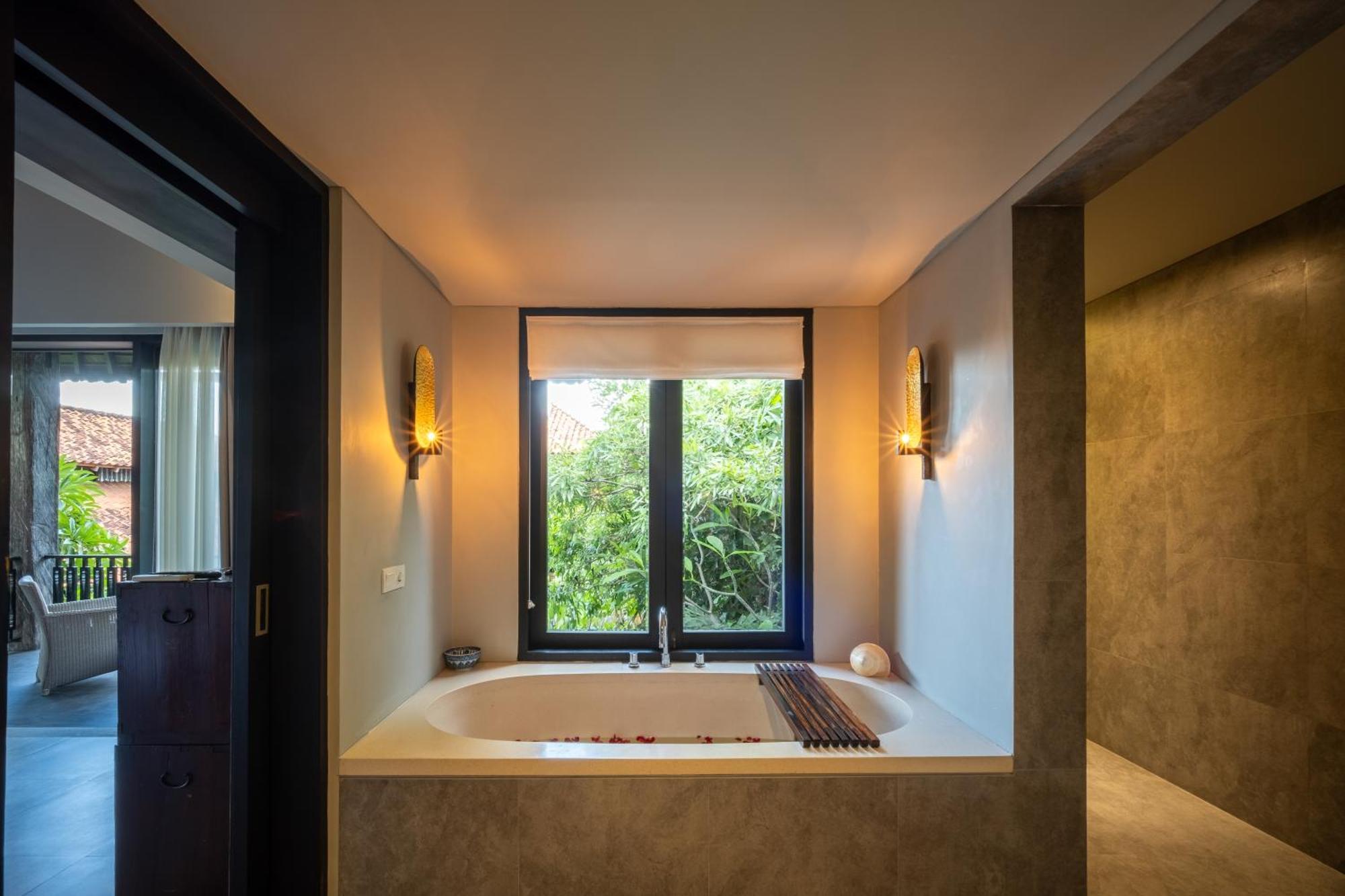 Villa De Suma - Fully Staffed Luxury Villa, Walk To The Beach! 塞米亚克 外观 照片