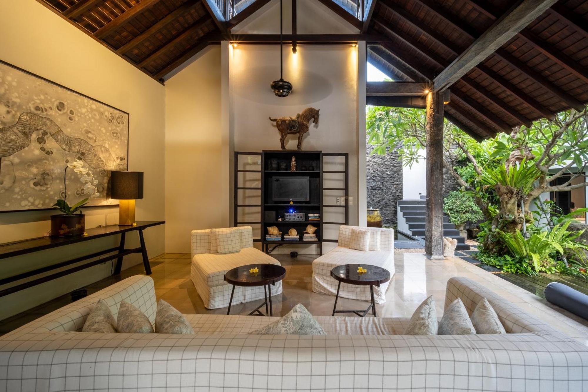 Villa De Suma - Fully Staffed Luxury Villa, Walk To The Beach! 塞米亚克 外观 照片