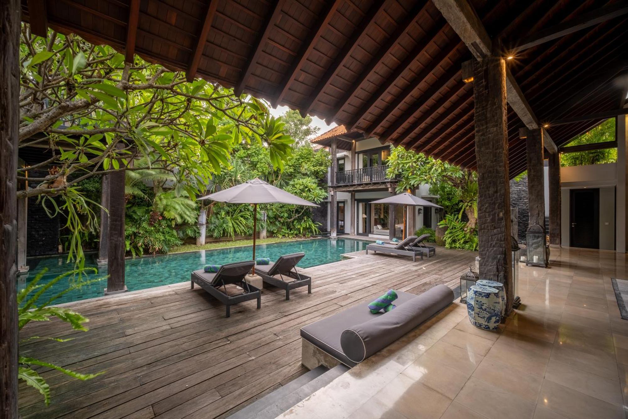 Villa De Suma - Fully Staffed Luxury Villa, Walk To The Beach! 塞米亚克 外观 照片