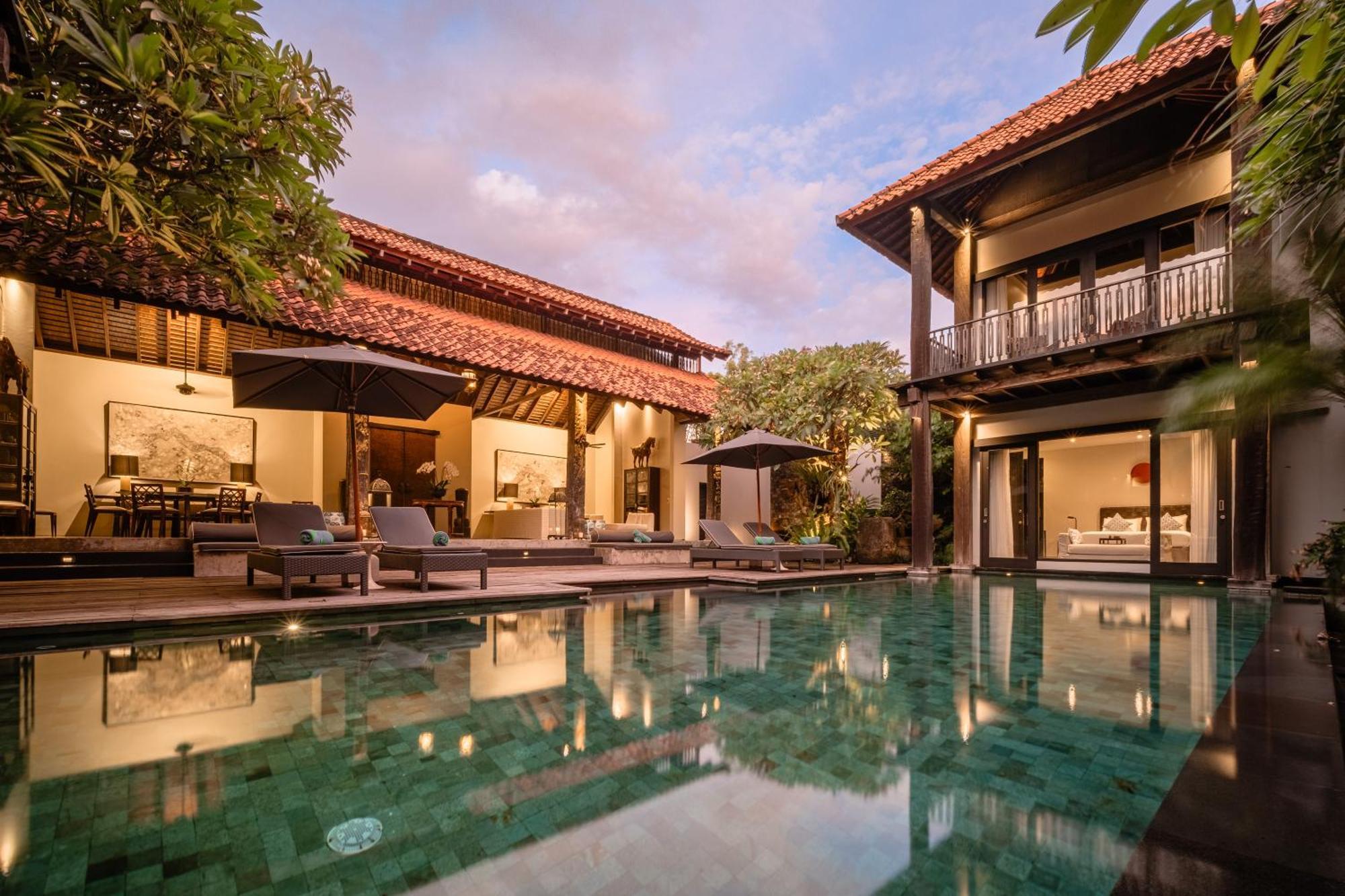 Villa De Suma - Fully Staffed Luxury Villa, Walk To The Beach! 塞米亚克 外观 照片