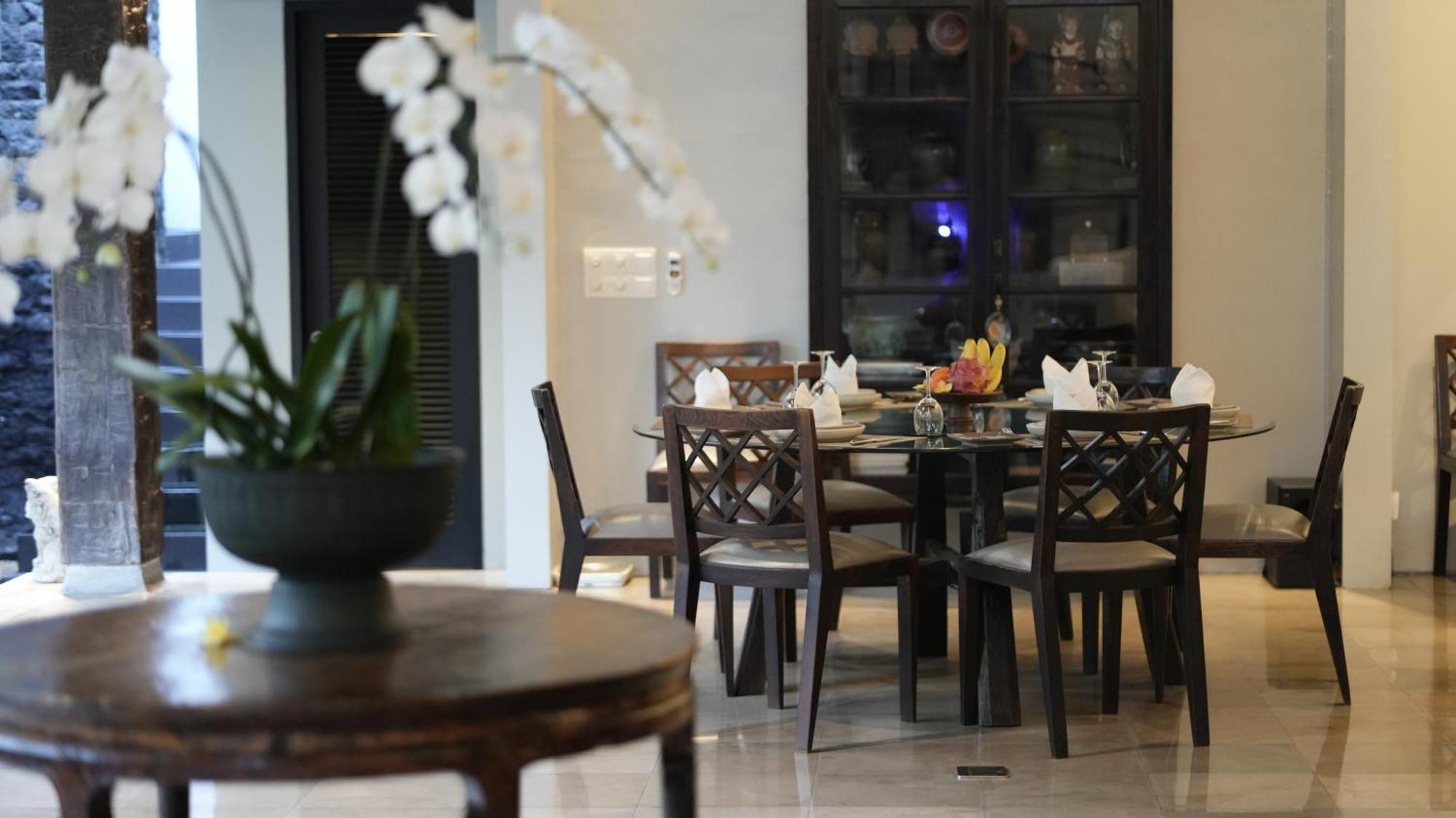 Villa De Suma - Fully Staffed Luxury Villa, Walk To The Beach! 塞米亚克 外观 照片