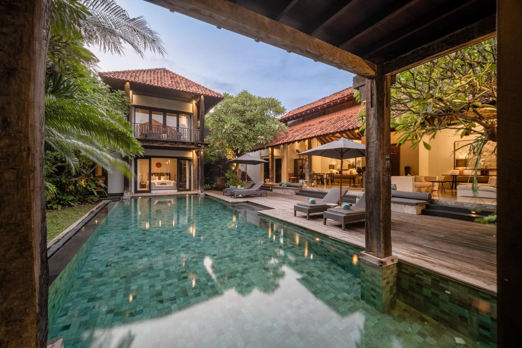 Villa De Suma - Fully Staffed Luxury Villa, Walk To The Beach! 塞米亚克 外观 照片