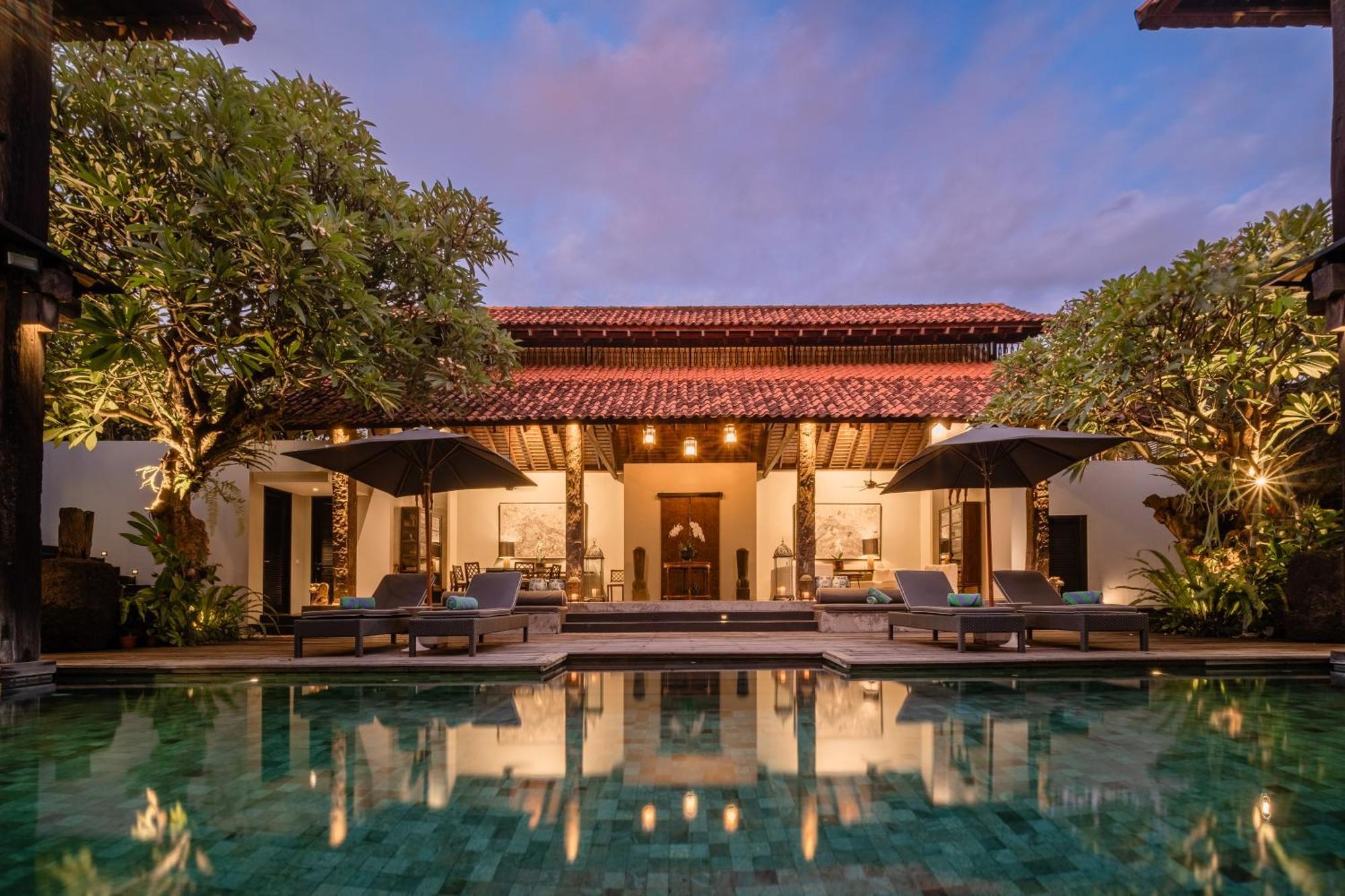 Villa De Suma - Fully Staffed Luxury Villa, Walk To The Beach! 塞米亚克 外观 照片